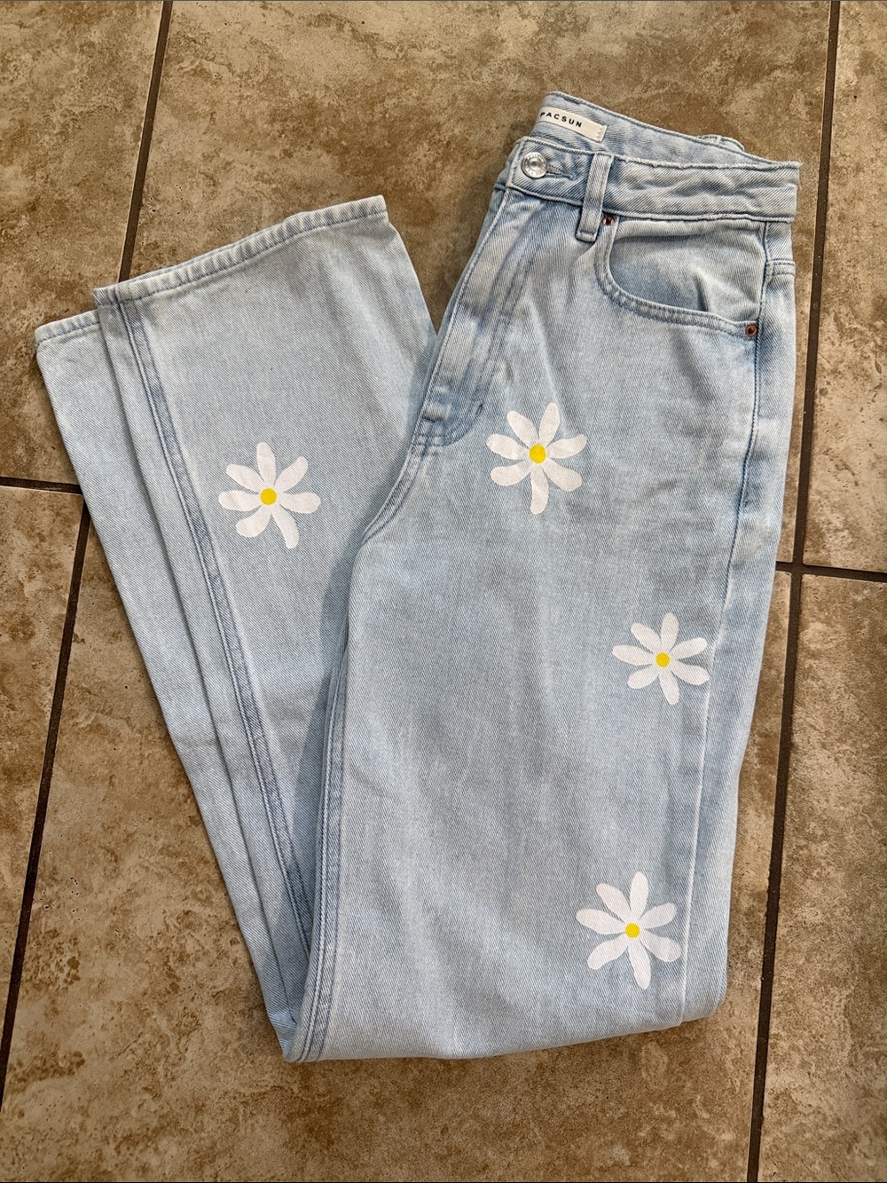 PacSun Light Wash Daisy Detail Straight Leg Jeans